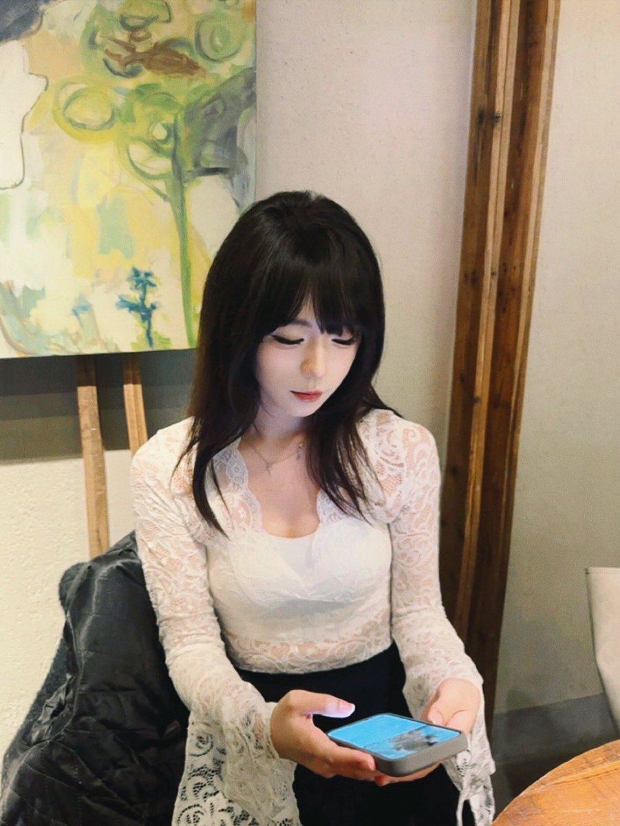 草木青 tweet media