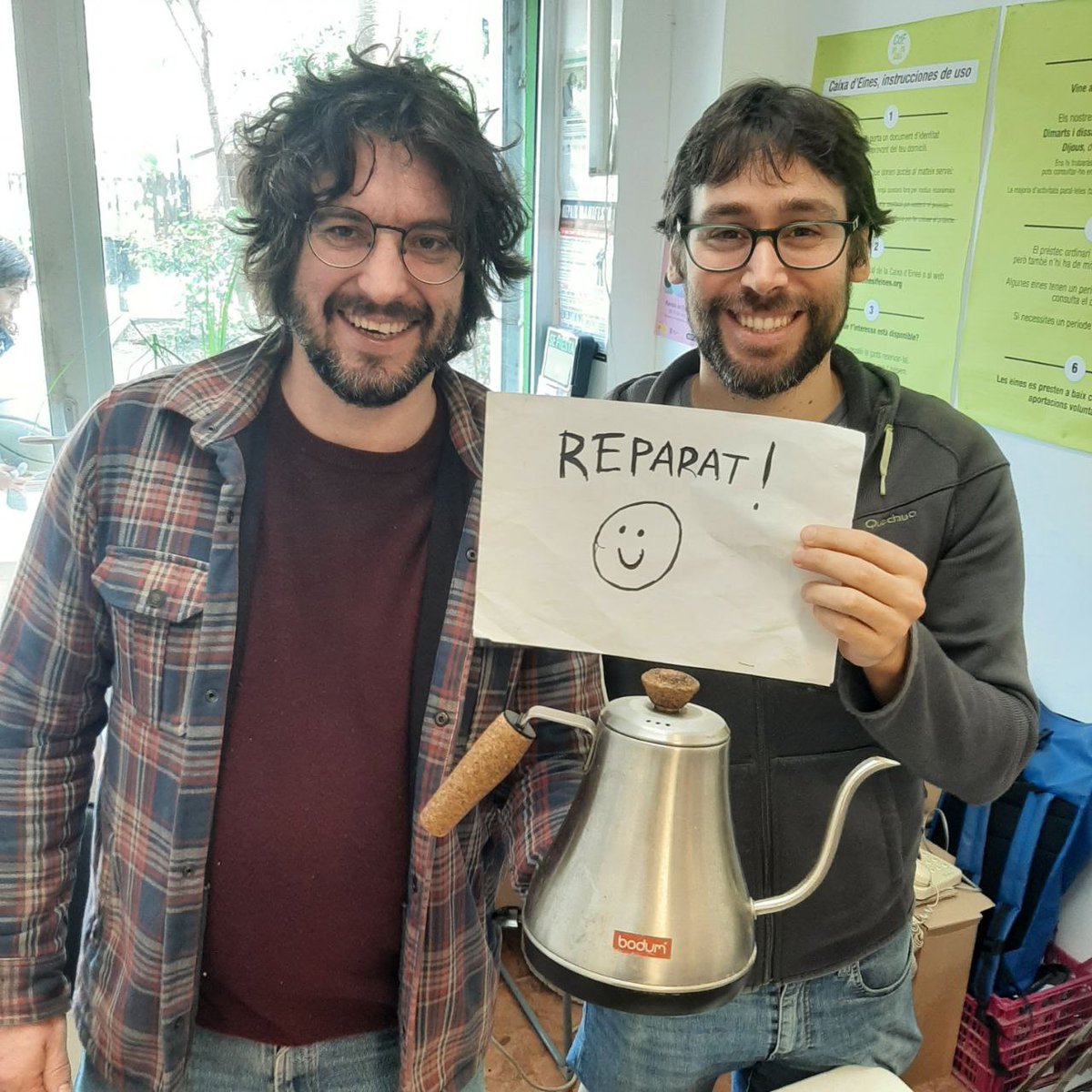 CdEinesiFeines's tweet photo. A la #restartparty d'ahir vam reparar una bullidora d'aigua, la caladora de #CaixadEines, el reproductor mp3 de la Consol i una balança de cuina.
En altres casos no va anar tant bé, però en alguns encara hi ha l'opció de trobar la peça i reemplaçar-la... a la propera: 5 d'abril! https://t.co/9BRA5ZrZ4W