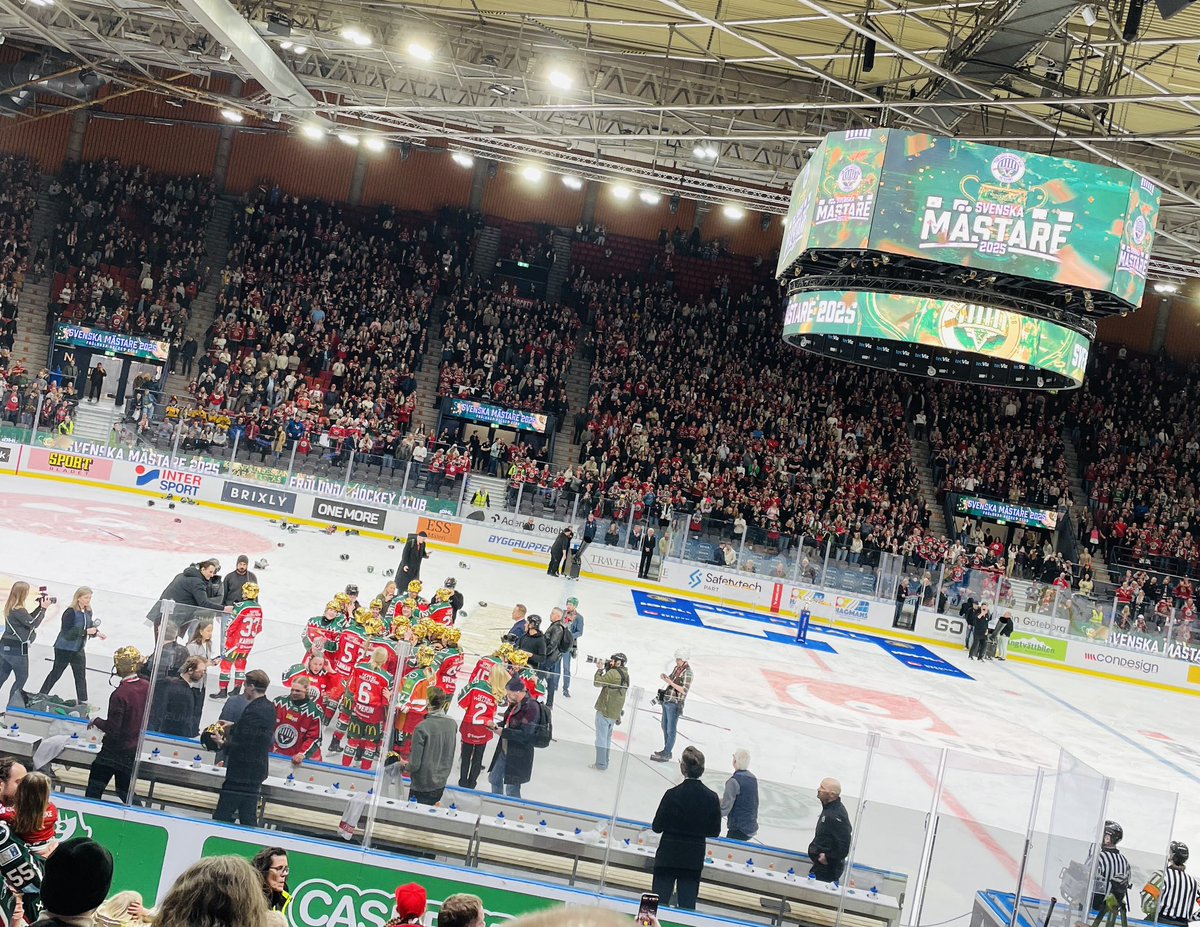NiklasBrink's tweet photo. Grattis Frölunda till SM Guldet i SDHL 🏆 https://t.co/Dykq9v2bQg