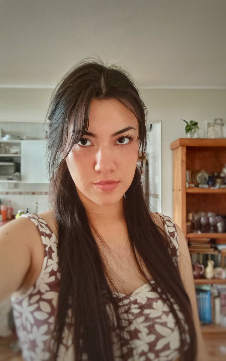 fawn222_'s tweet photo. Do You like pigtails?
#latina #young #selfie https://t.co/PKTsntVHzc