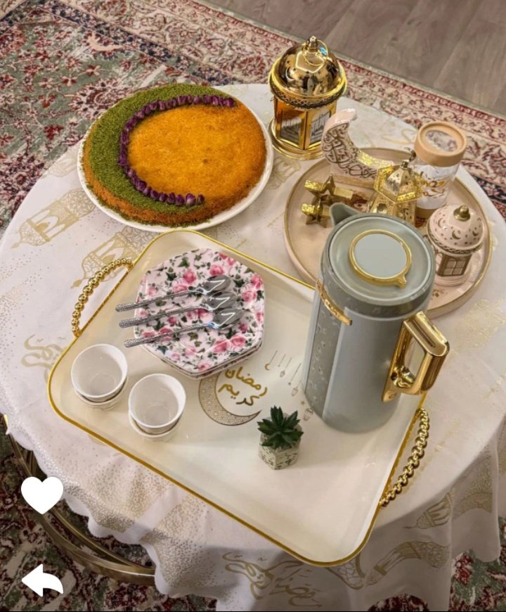 _M_a_lk's tweet photo. .

 يَمضي اُلعمَر وٰ اُلدنياُ مَڪاُتيبٰ وَعبر ..
وٰاُللي سَڪن في قلوَبناُ صعبَ ننساُھٰ♥️
.
يسسعد مساكم وفطور العافية ♥️😍
#مساء_الخير_والسعاده https://t.co/S1VGzg17Vk