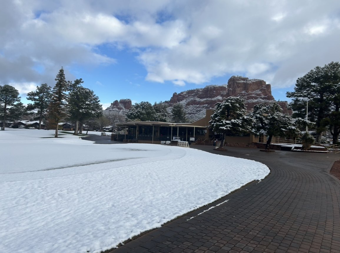 ndsugolfMJ's tweet photo. What a difference a day makes. @NDSUgolf https://t.co/axPvjN5aoZ