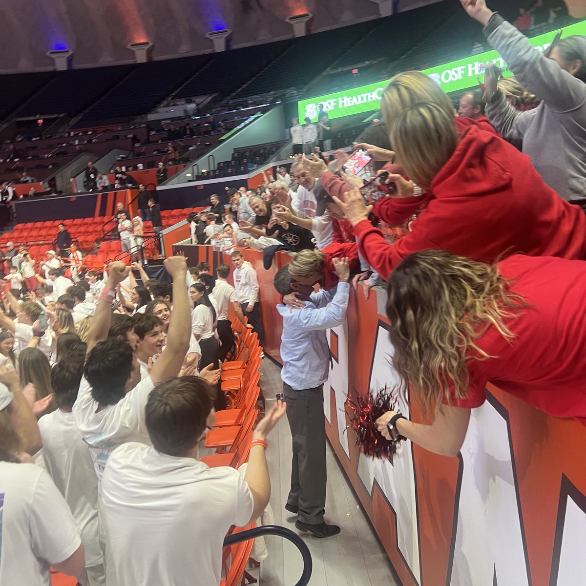 JaclynW_22's tweet image. We LOVE Mr &amp;amp; Mrs Coach Heidcamp!!! More than just a game…we are FAMILY. ❤️❤️ #RedwingNation