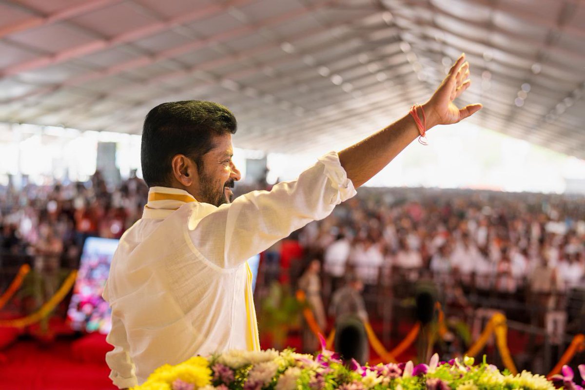 revanth_anumula's tweet photo. The four foundational pillars of my vision for #TelanganaRising are farmers, women, youth & historically oppressed weaker sections. 

We are transforming each group with a series of positive initiatives & schemes to  achieve audacious goals. 

Making “Koti Mahilalu Kotiswarulu” is a daring dream to harness latent spirit of entrepreneurship in women to empower them to become multi-millionaires.

My sisters & mothers are my biggest strength, power and today, after interacting with them, handing over new RTC buses to Self-Help groups, and listening to them, am convinced Telangana Rising is unstoppable.

#TelanganaPrajaPrabhutwam
#PrajaPalana