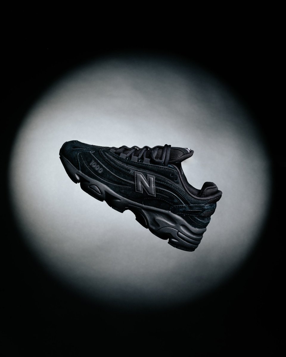 JustFreshKicks's tweet photo. New Balance 1000 ‘Black Cat’ 🐈‍⬛

https://t.co/GFEcarsl1t https://t.co/cp0bbLrfyC