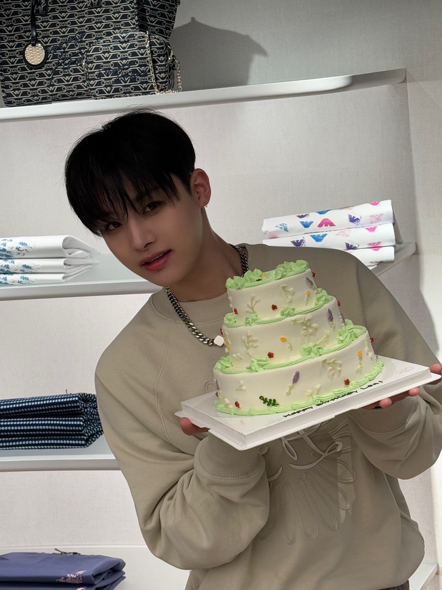 XODIAC_MEMBERS's tweet photo. [#렉스]

쏘블리 덕분에 최고의 생일
2025년도 행복해요 !!💚
행복을 줘서 고마워 🫶

#XODIAC #소디엑 #LEX #렉스 https://t.co/k6BxnHaDJa