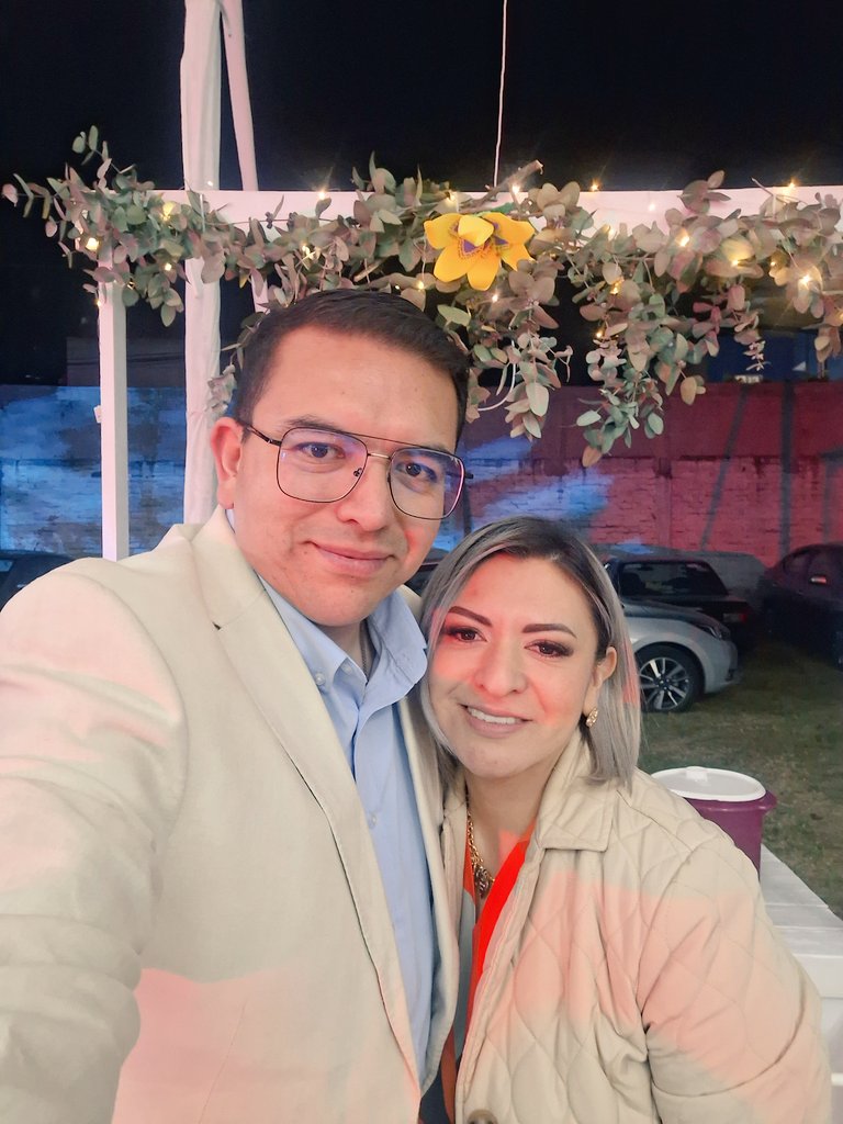 Shaula_Flores's tweet photo. ¡Disfrutando la vida a tu lado amor mio! 
@ArletteMorGut https://t.co/avOhOwzVLZ