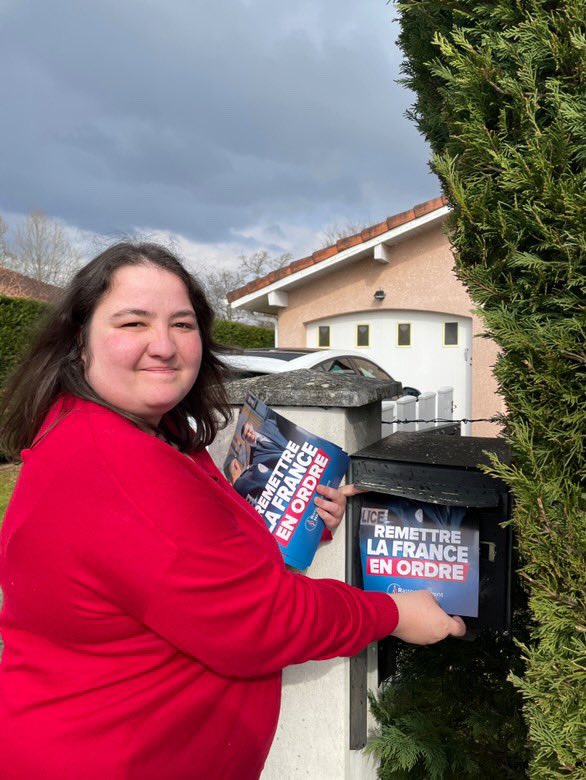 rnjlandes40's tweet image. 🌧️ Même sous la pluie, toujours sur le terrain pour distribuer nos flyers et défendre nos idées ! 

Pour remettre la France en ordre, chaque action compte. 💪🇫🇷

Rejoignez-nous et faites entendre votre voix !

 #jusqualavictoire #terrain #RN #France