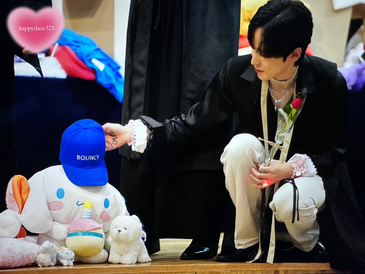 choerryunho's tweet photo. if we're mutuals and you'd still like to keep in touch feel free to DM me and i'll give you my priv. Thank you for reading and have a wonderful day :3 https://t.co/30fxaUedjU