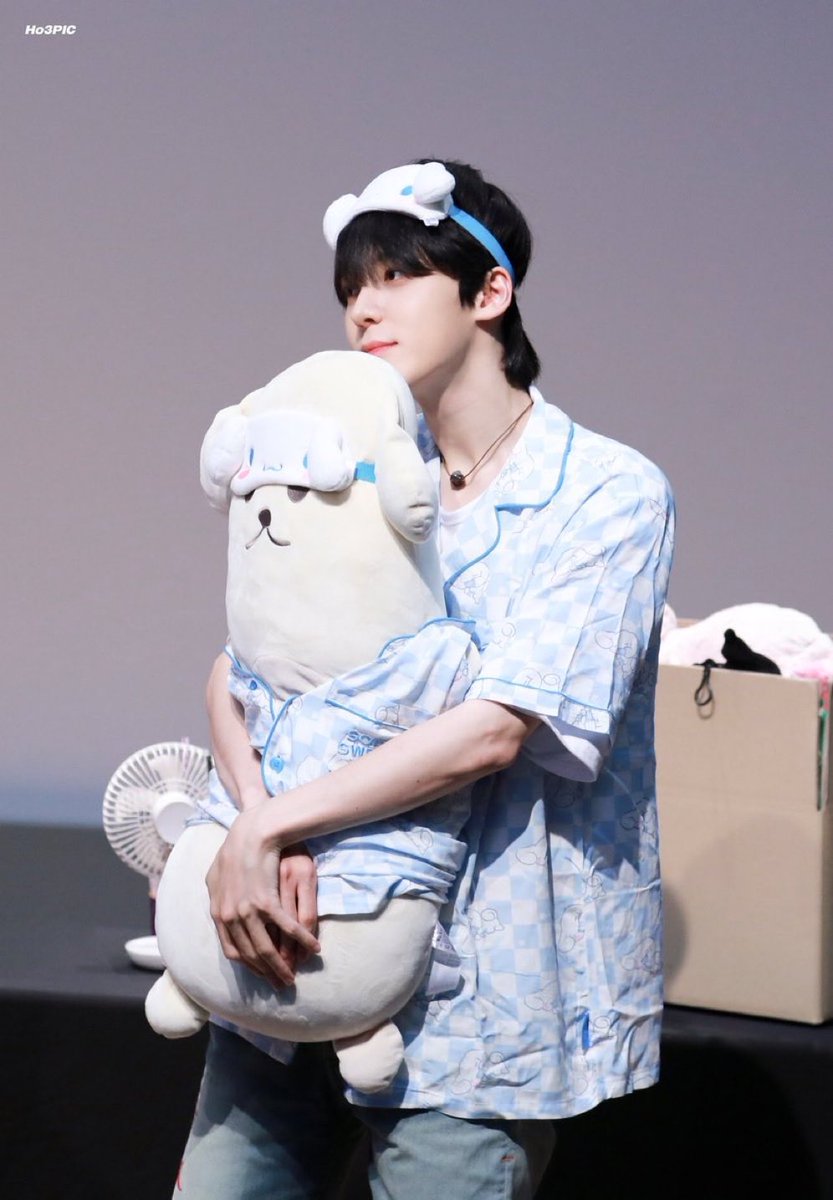 choerryunho's tweet photo. if we're mutuals and you'd still like to keep in touch feel free to DM me and i'll give you my priv. Thank you for reading and have a wonderful day :3 https://t.co/30fxaUedjU