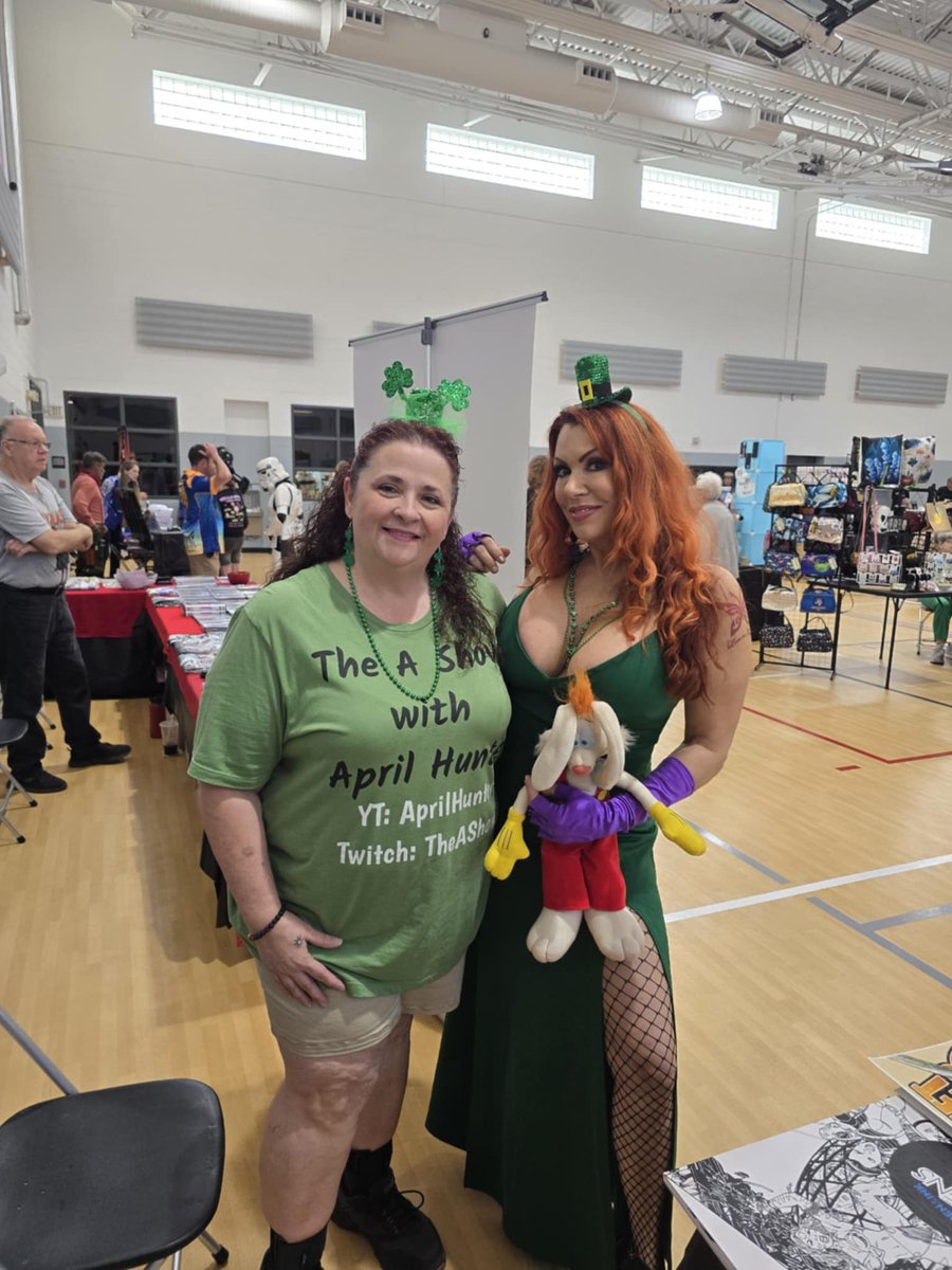 AprilHunter's tweet photo. Thank you to #ClearwaterLibraryComicCon for having me and to all who came out to say hi! It was FUN! 
I'm on #GRAPPLECON next, 3/29 in Lutz, FL. Hope to see you! https://t.co/FKnmlSVpGa