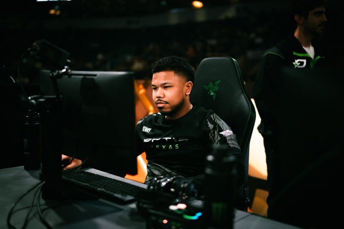 TheCDLKid's tweet photo. We can all agree Kenny is HORRENDOUS atm. But to say because of this slump, he’s not in the Top 10 All-Time anymore, when people have him up there after ‘24 Champs, is insane.

-2x 💍
-10x 🏆
-2x Event MVP &amp; 1x Champs MVP
-4 Champs GFs

Instead of bashing him, let him regain. https://t.co/AXYPw9TfIF