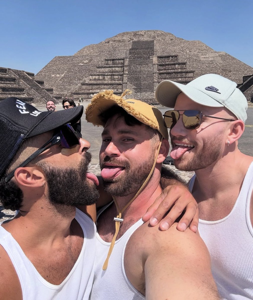 RIVER NORTH🌊 🇪🇸Grabbys 4/21-27 tweet media