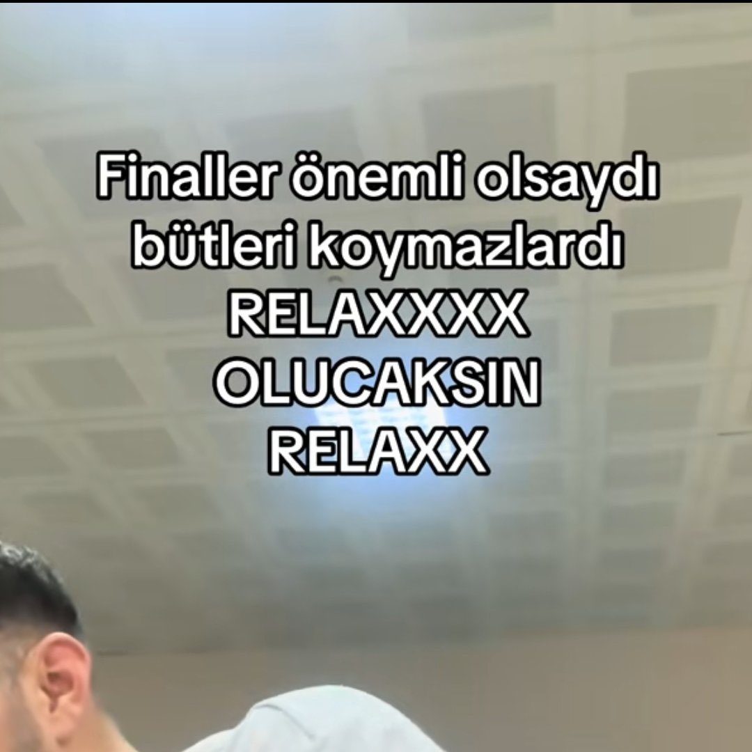 Maç günü benim rahatlık. (pizzamı yedim ondan)