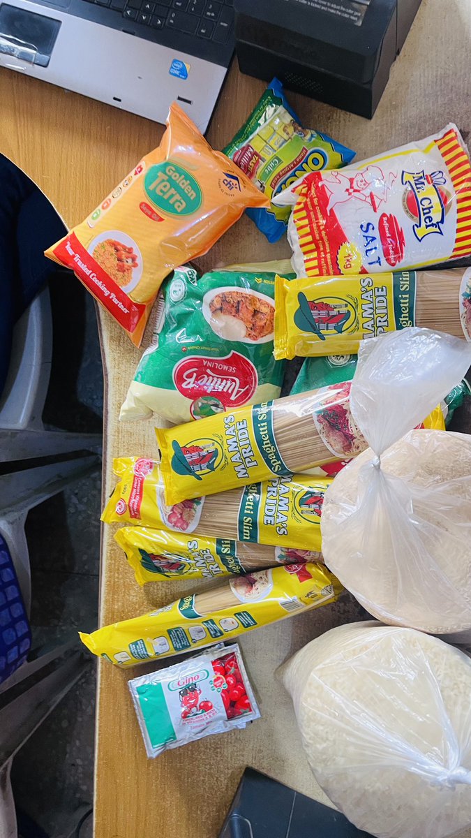 LOA_FoundationN's tweet photo. We at the Landlord Olorunlogbon Alabi Foundation are delighted to support another family with essential food supplies, continuing our commitment to making a positive impact in the society. https://t.co/ruvq1zhc9q