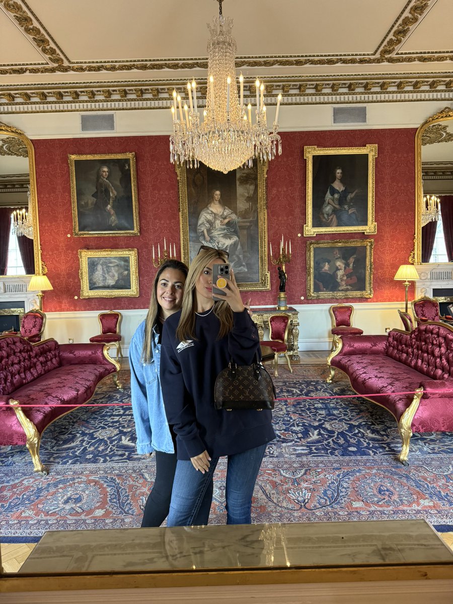 Emily Austin tweet media