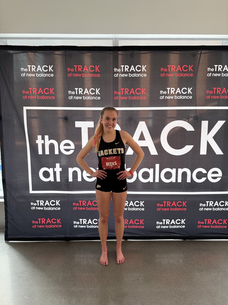 PerrysburgXC's tweet photo. 5:06 mile at NBN for Ava to cap off a great weekend for the Jackets! Bring on the outdoor season.
⁦@PerrysburgTrack⁩ https://t.co/jzxuopL9ka