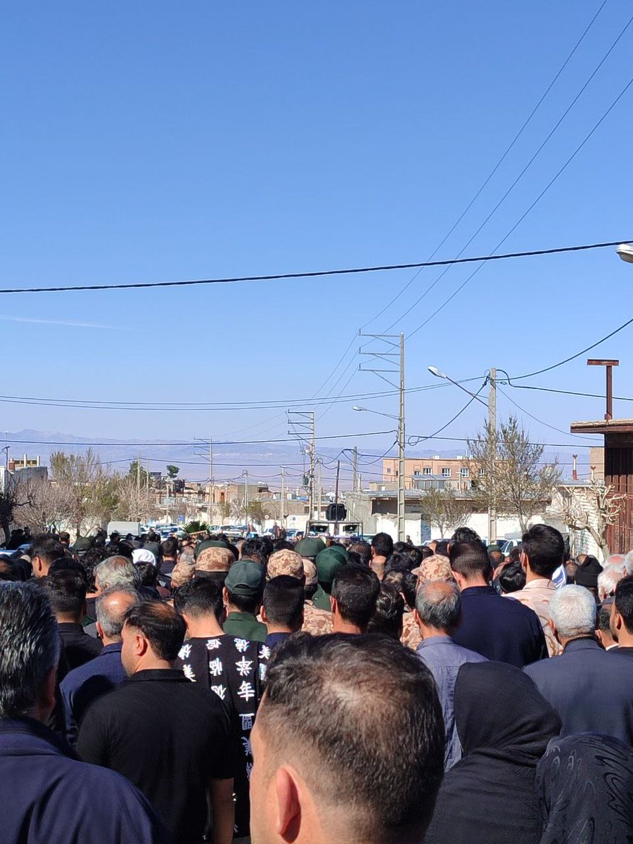 شهیدان از نفس افتادند تا ما از نفس نیفتیم، قامت راست کردند تا ما قامت خم نکنیم، به خاک افتادند تا ما به خاک نیفتیم
#فرمانده_جهادگر