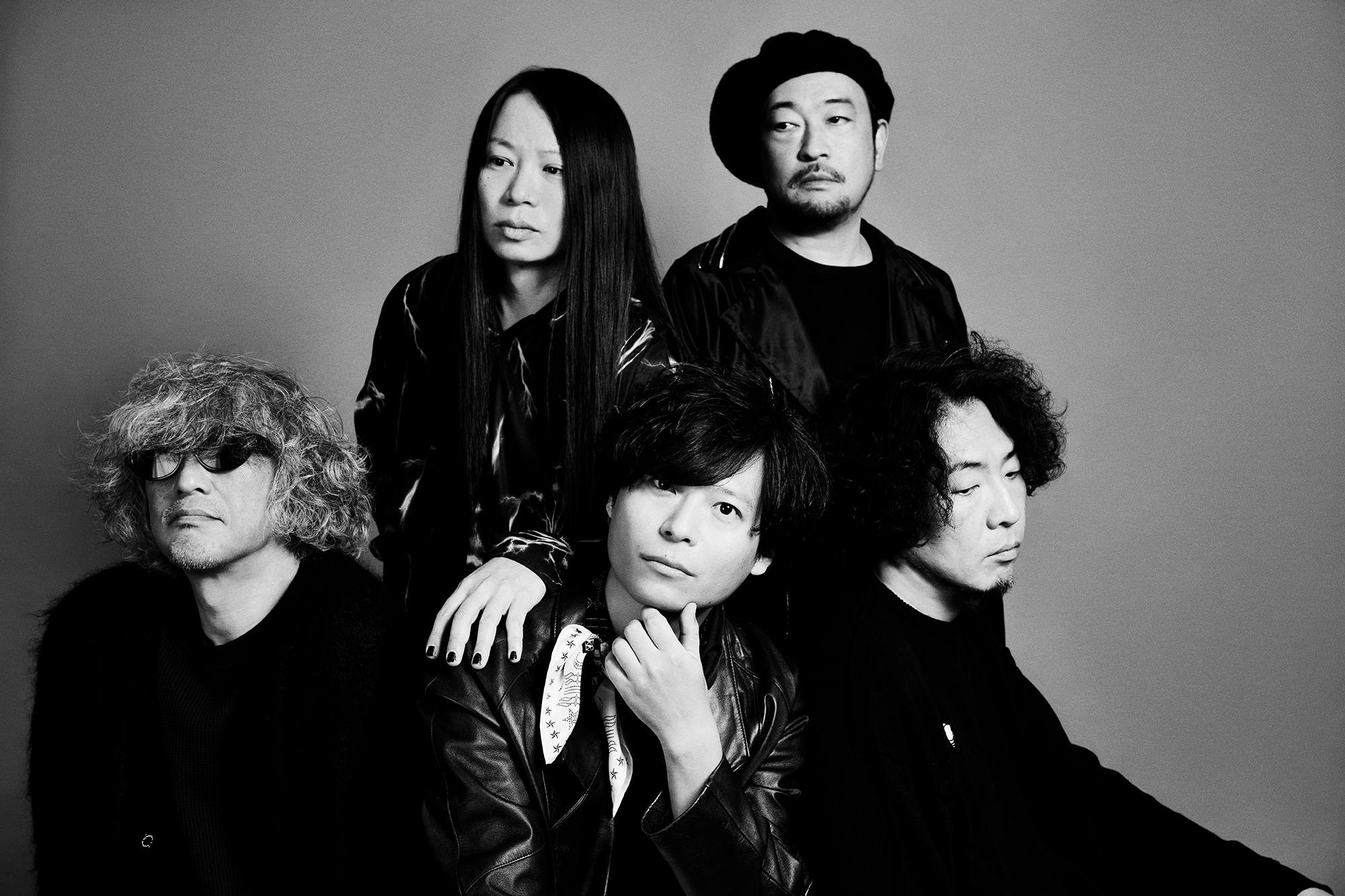 椿屋四重奏キーホルダー 黒と金