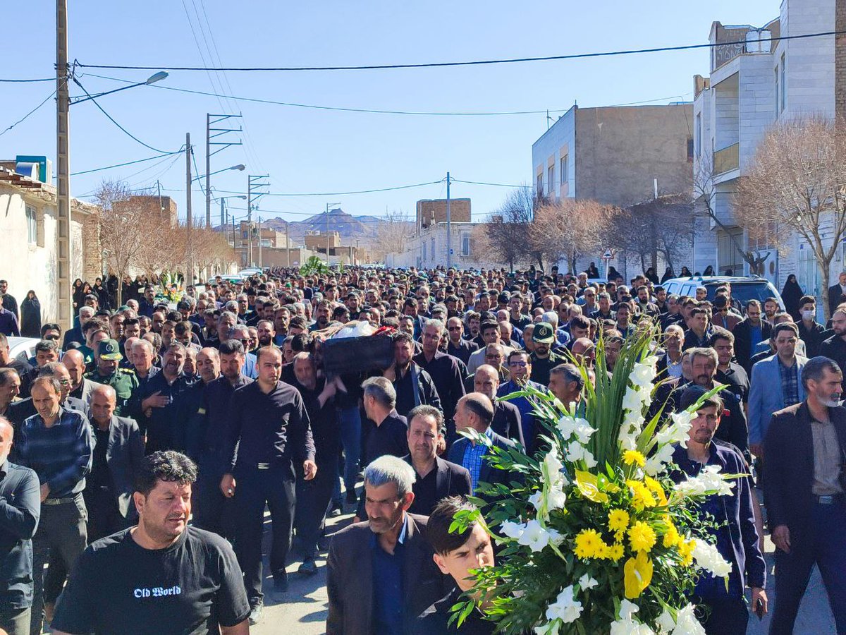 مجاهد فی سبیل الله بزرگتر از آن است که گوهر زیبای عمل خود را به عیار زخارف دنیا محک بزند.
#فرمانده_جهادگر