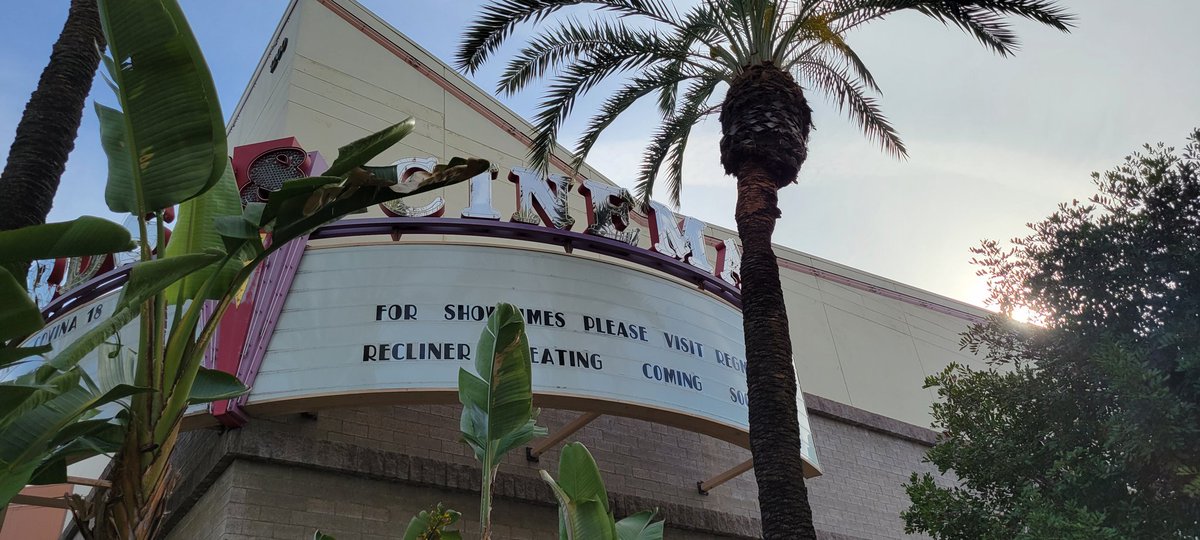 Disneyfan9523's tweet photo. I'm Here At The Regal Edwards West Covina Theatre In West Covina Getting Ready To See The Day The Earth Blew Up A Looney Tunes Movie. #Regal #RegalCinemas #TheDayTheEarthBlewUpALooneyTunesMovie #TheDayTheEarthBlewUp #LooneyTunes #DaffyDuck #PorkyPig #WarnerBrothersAnimation https://t.co/z26LY8f3fH