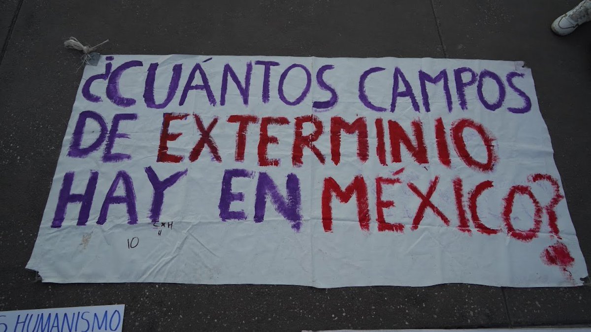 borisosman's tweet photo. También había rótulos que expresaban angustia y reclamo ante la proliferación de desaparecidos, el actuar de la policía, y la indiferencia del ejecutivo. https://t.co/B8NwPpnFNp