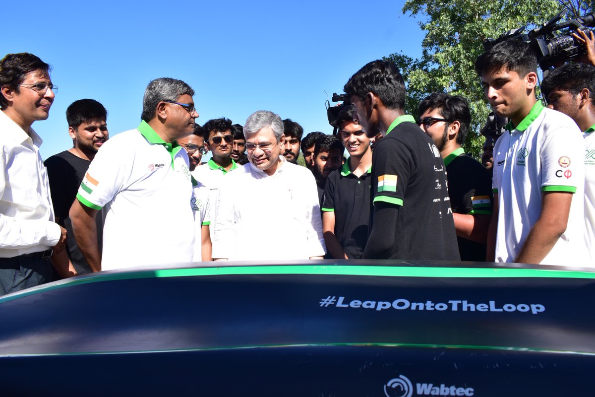 TelecomTalk's tweet image. 🚄 Union Minister @AshwiniVaishnaw announced that electronics component technology for the #Hyperloop project will be developed at Integral Coach Factory (ICF) Chennai. He visited IIT Madras' Hyperloop testing facility &amp;amp; witnessed a live demonstration. 🇮🇳 #InnovationIndia