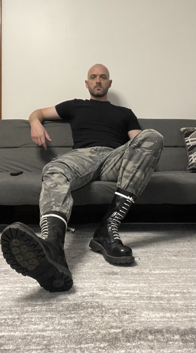 midwestskinhead's tweet photo. #gayskinhead https://t.co/vJw7yF9atl