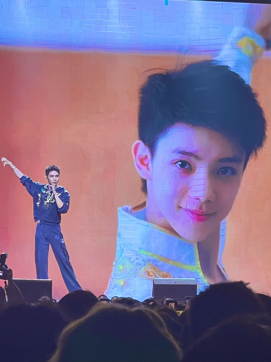 mamazamie's tweet photo. Seeing you, all the hard work and grievances are forgotten. Let's meet again next time! 💚
Happy Birth Day 20250316 🎂💚
#Luoyizhou25thBirthday
#หลัวอีโจว 
#LuoYizhou 
#罗一舟 https://t.co/nJ3slXoT1w