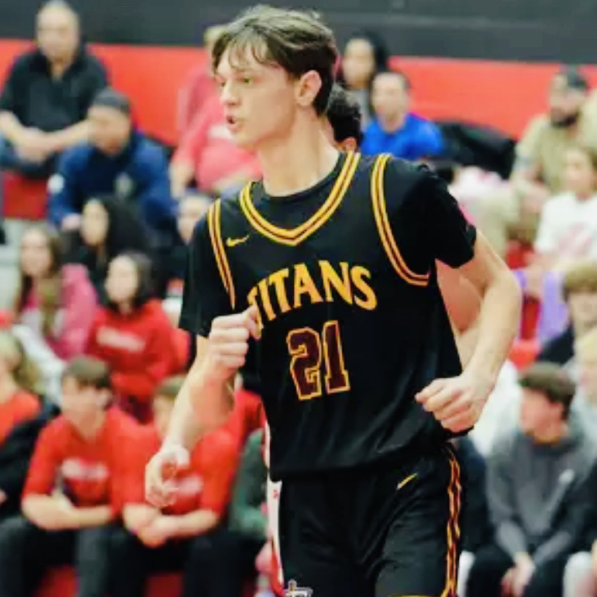 PTT_Hoops's tweet photo. Best of luck to #PTTHoops sharpshooter Owen Hotaling, and his Sheehan HS squad as they compete for a Connecticut @ciacsports state title today at Mohegan Sun.  Kid loves the game, a leader… We couldn’t be happier for him and the opportunity to bring home the chip🏆 #PTTfam🤝 https://t.co/eOcf0K6vgd