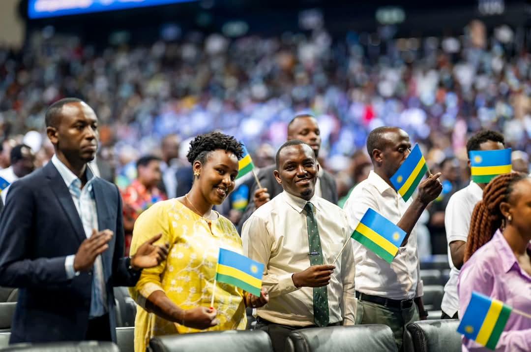 BPlacidus's tweet photo. “There is nothing that can happen to us that is worse than the tragedy we survived. That is why we should not be afraid to speak out, to fight for ourselves and against those who want to annihilate us.” President Kagame | 

#KwegeraAbaturage
#Turikumwe https://t.co/0cCm9hTp9K