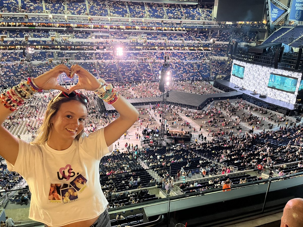 cowboylikeours's tweet photo. @this1smetrying indy n2 and cincy n2 🥲 best nights ever https://t.co/86q5G4qvJm