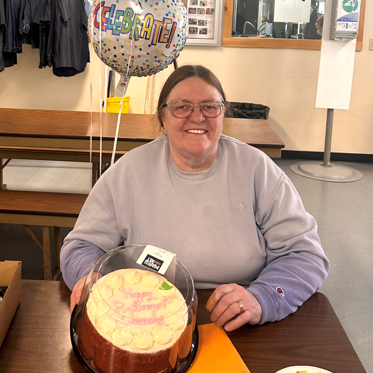 MomentumMfg's tweet photo. Please join us in congratulating Wendy Colburn on her well-earned retirement after an amazing 32 years on our machining team! Her dedication, expertise &amp; hard work have been invaluable to MMG, helping us deliver quality &amp; precision year after year.💐🎊

#EmployeeAppreciation https://t.co/Vbtp0IqREL