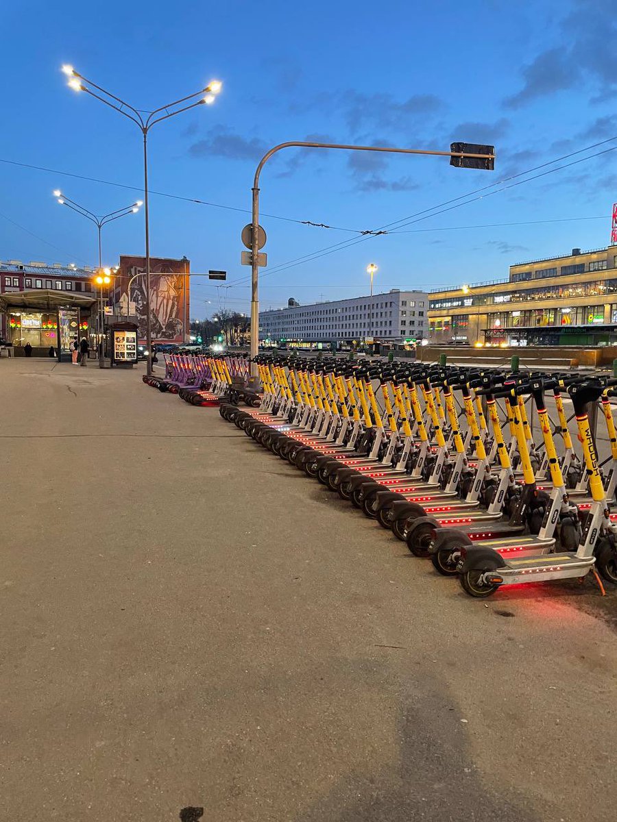 А вас посещают иногда навязчивые мысли сыграть в домино?