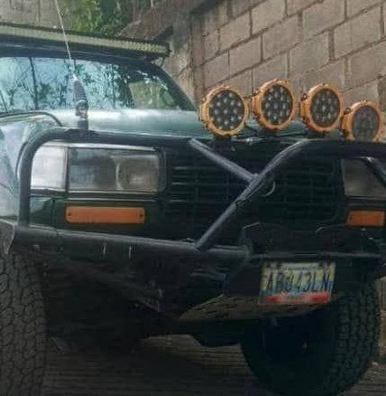 Birrilly's tweet photo. (((CONFUSO)))#Miranda Anoche Policía detuvo camioneta #Toyota reportada cómo robada en #Tazon y detenida en el #PeajeDeTazon vía #LosVallesDelTuy QUE ESTABA CONDUCIDA POR FUNCIONARIOS DEL #CICPC, conductores Lanzaron insultos @ReporteYa @CronicaPolicial @RPolicial @albertoprato02 https://t.co/22T3nL4l5h