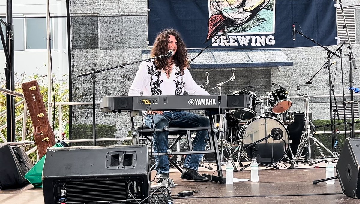 Dylan Zangwill tweet media