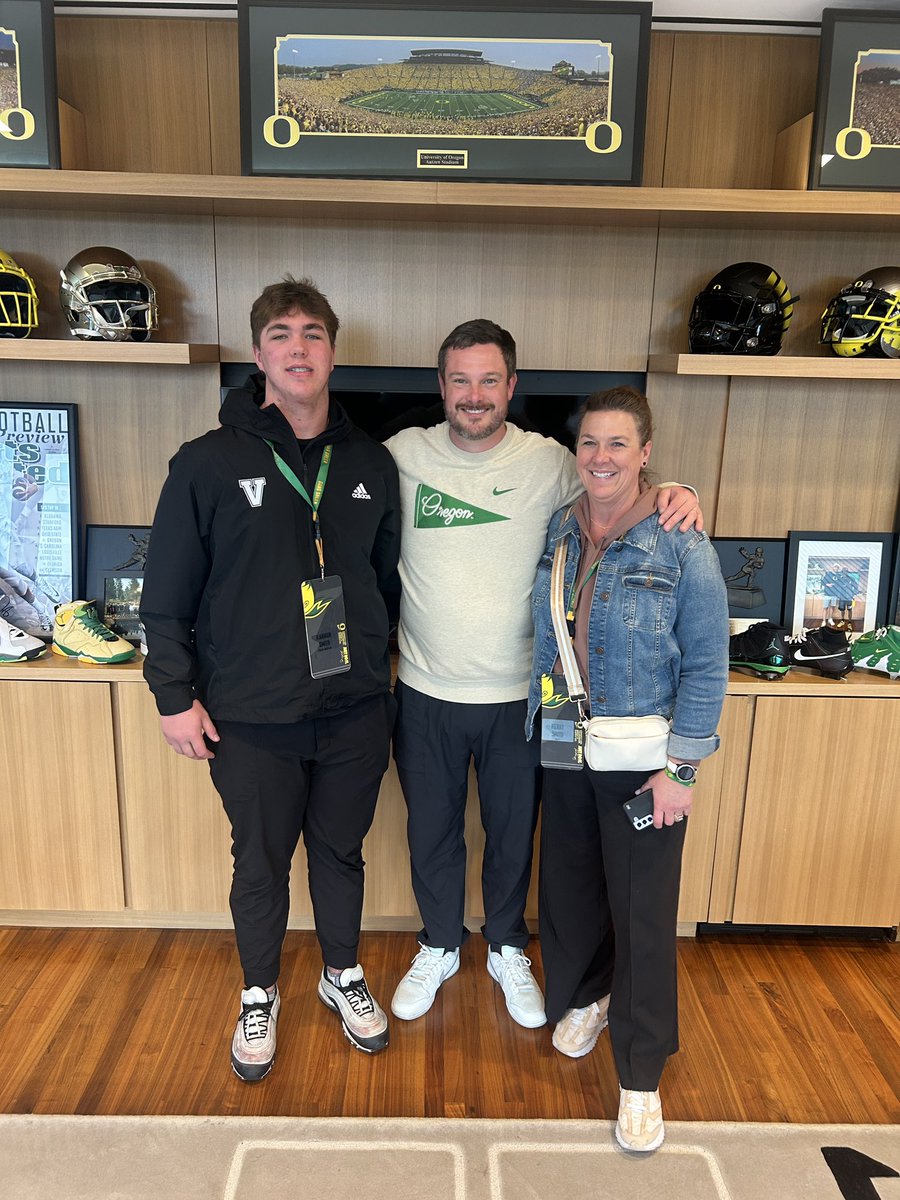 4☆ Kannon Smith (@kannonsmith99) on Twitter photo Had a great visit at the University of Oregon this past weekend. Huge thank you to <a href="/CoachDanLanning/">Dan Lanning</a> and <a href="/105CoachTerry/">A'lique Terry</a> for having me and my mom out. Excited to get back out in the summer for an OV. <a href="/CoachWalk53/">Ryan Walk</a> <a href="/CutterLeftwich/">Cutter Leftwich</a> <a href="/CoachWillStein/">Will Stein</a> <a href="/DallasWarmack/">Dallas Warmack</a> <a href="/oregonfootball/">Oregon Football</a> Had a great visit at the University of Oregon this past weekend. Huge thank you to <a href="/CoachDanLanning/">Dan Lanning</a> and <a href="/105CoachTerry/">A'lique Terry</a> for having me and my mom out. Excited to get back out in the summer for an OV. <a href="/CoachWalk53/">Ryan Walk</a> <a href="/CutterLeftwich/">Cutter Leftwich</a> <a href="/CoachWillStein/">Will Stein</a> <a href="/DallasWarmack/">Dallas Warmack</a> <a href="/oregonfootball/">Oregon Football</a>