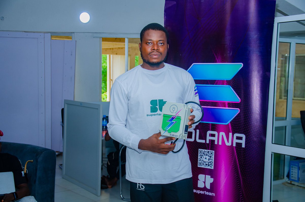 Ogbuehi_M's tweet photo. Happy birthday to you @solana, thank you for what you did to this young boy from Kano. 

Thank you for the Oppurtunity of contribution on this global stage @solana.
Always grateful to you birthday Chad🎉🎉 @solana https://t.co/0le1IgVD3i