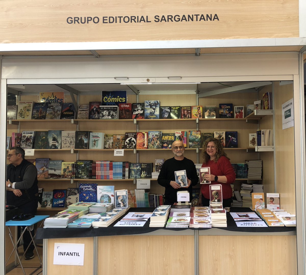 SusoTrombo's tweet photo. Feria del libro de Loca. #Lorca : Un destino de libro. #editorialsargantana #Unúltimocaso @susaneja https://t.co/WhRGgXfoCG