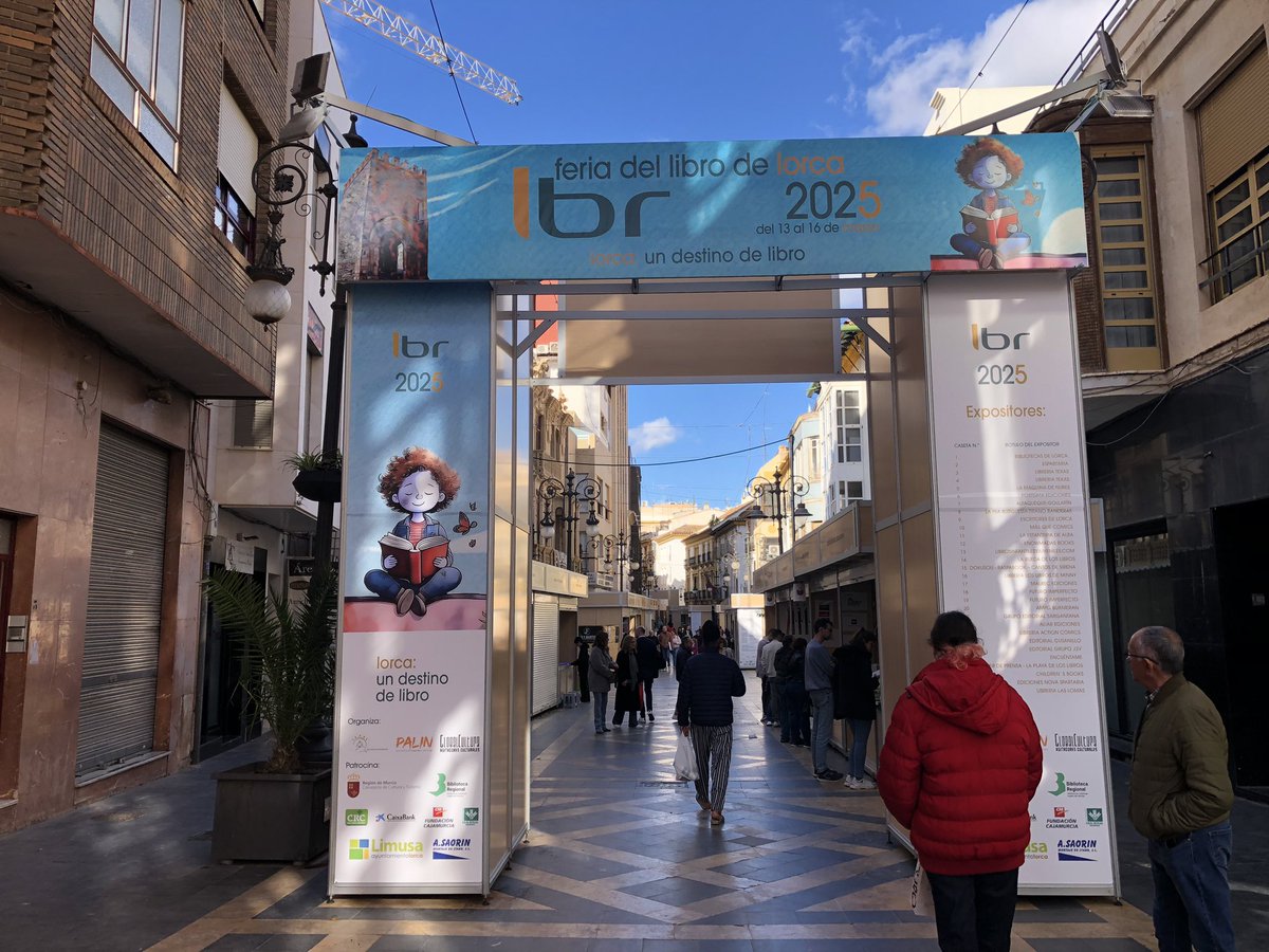 SusoTrombo's tweet photo. Feria del libro de Loca. #Lorca : Un destino de libro. #editorialsargantana #Unúltimocaso @susaneja https://t.co/WhRGgXfoCG