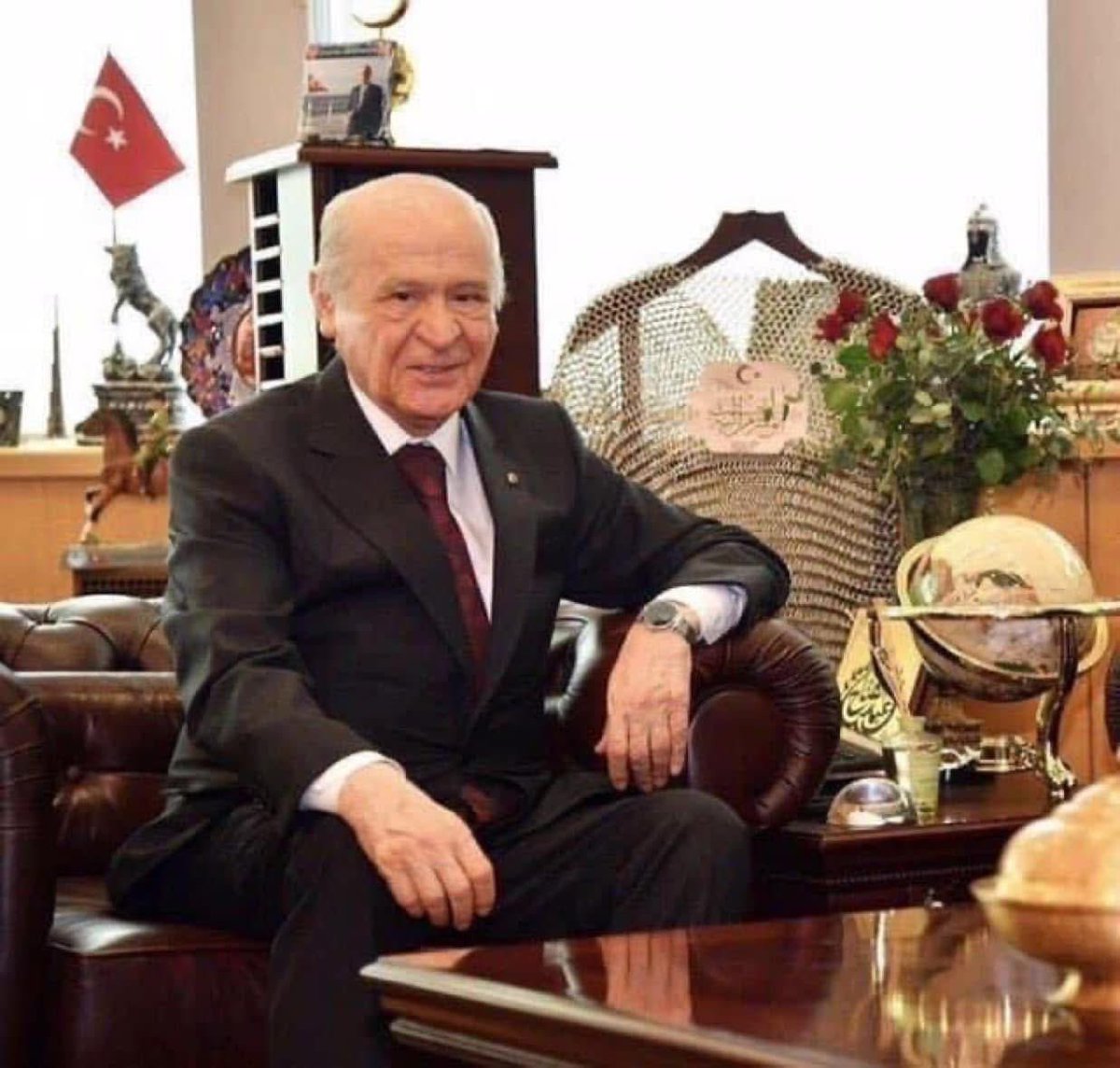 mhpidilil34983's tweet photo. Türkmenbeyi 
Varlığını ve hayatını Türk milletinin saadet ve selametine, birlik ve bütünlüğümüze, devletimizin bekasına adayan ,bu ülkü uğrunda durup dinlenmeden gayret göstermeye devam etmektedir. Rabbim acil şifalar versin Allah başımızdan eksik etmesin .

@dbdevletbahceli 
@E_SemihYalcin 
@MHP_Bilgi 
@MHP_Gundemi 
@mhpsirnak073
