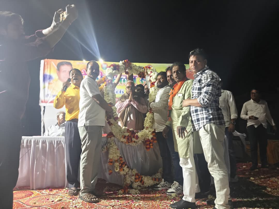 madandilawar's tweet photo. रामगंजमंडी क्षेत्रवासियों के प्रियजन संग, उत्सव का रंग!

आज विधानसभा क्षेत्र के रंगबाड़ी, वार्ड नं 32 में स्नेह, सौहार्द और आत्मीयता से भरपूर "होली स्नेह मिलन समारोह" में सम्मिलित होकर प्रियजनों के साथ उल्लासपूर्वक रंगों का पर्व मनाया।

आप सबके द्वारा किये गए स्वागत एवं अभिनंदन से अभिभूत हूँ।

इस अवसर पर सभी को होली महापर्व की हार्दिक शुभकामनाएं प्रेषित की।