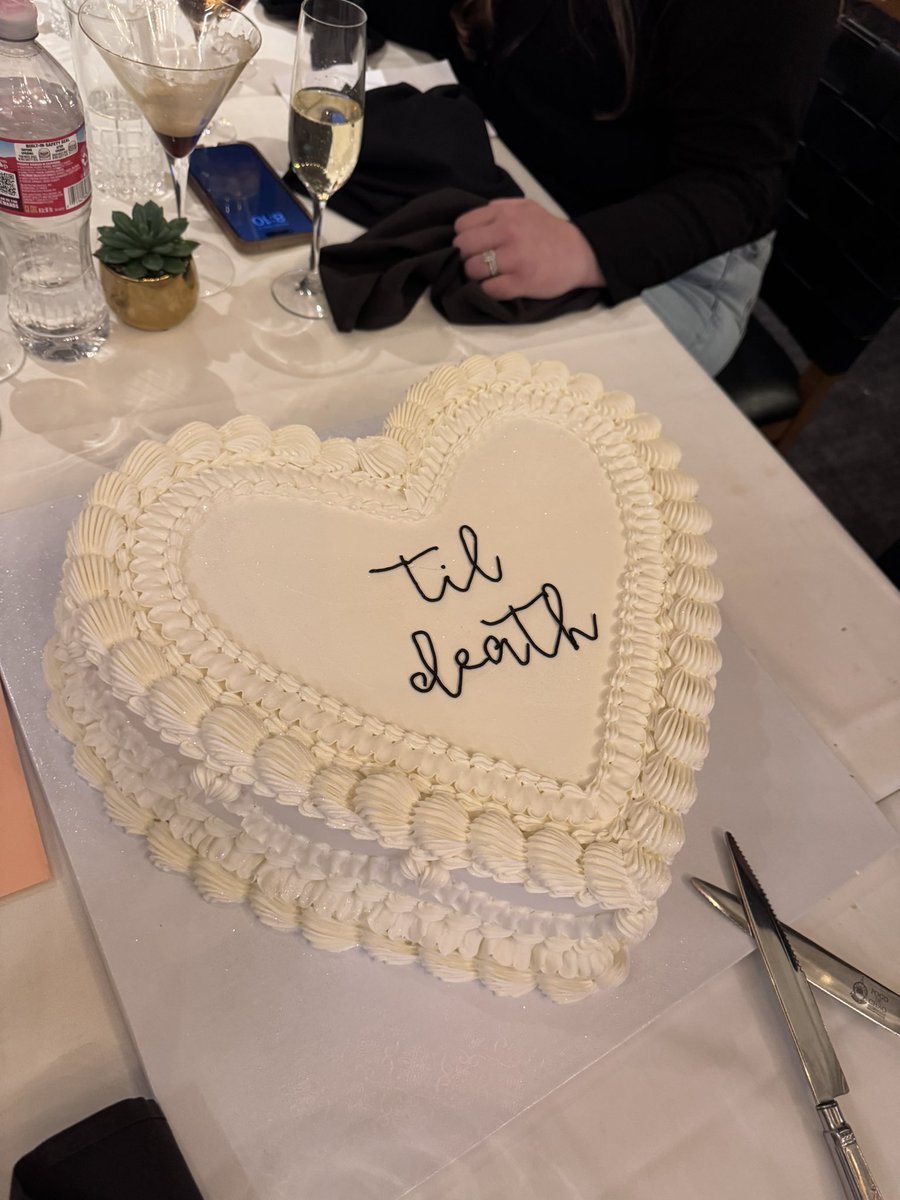 taylorlemoine1's tweet photo. Since twitter (x) is where it all started, I thought I’d share the best day of my life with yall!!! 💗 We got the married by 30 part down! We’ll see about the kids later. https://t.co/cMFYYLQ2eJ