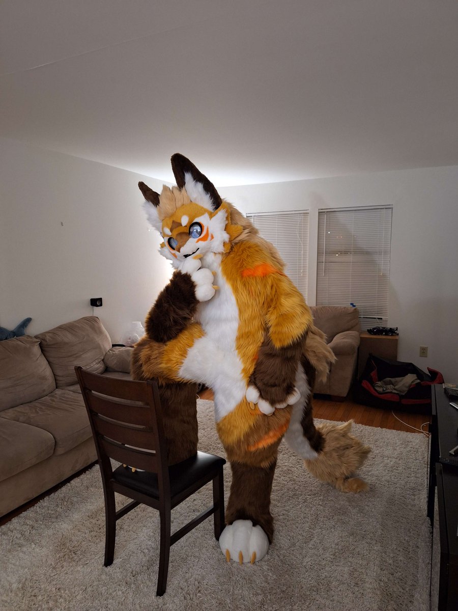 ChaffeeMc's tweet photo. Been meaning to post my full Novabeast fursuit for awhile and finally getting around to it. Commissioned from @AlFursuit  #Novabeast #fursuit https://t.co/IMa7UahjzR