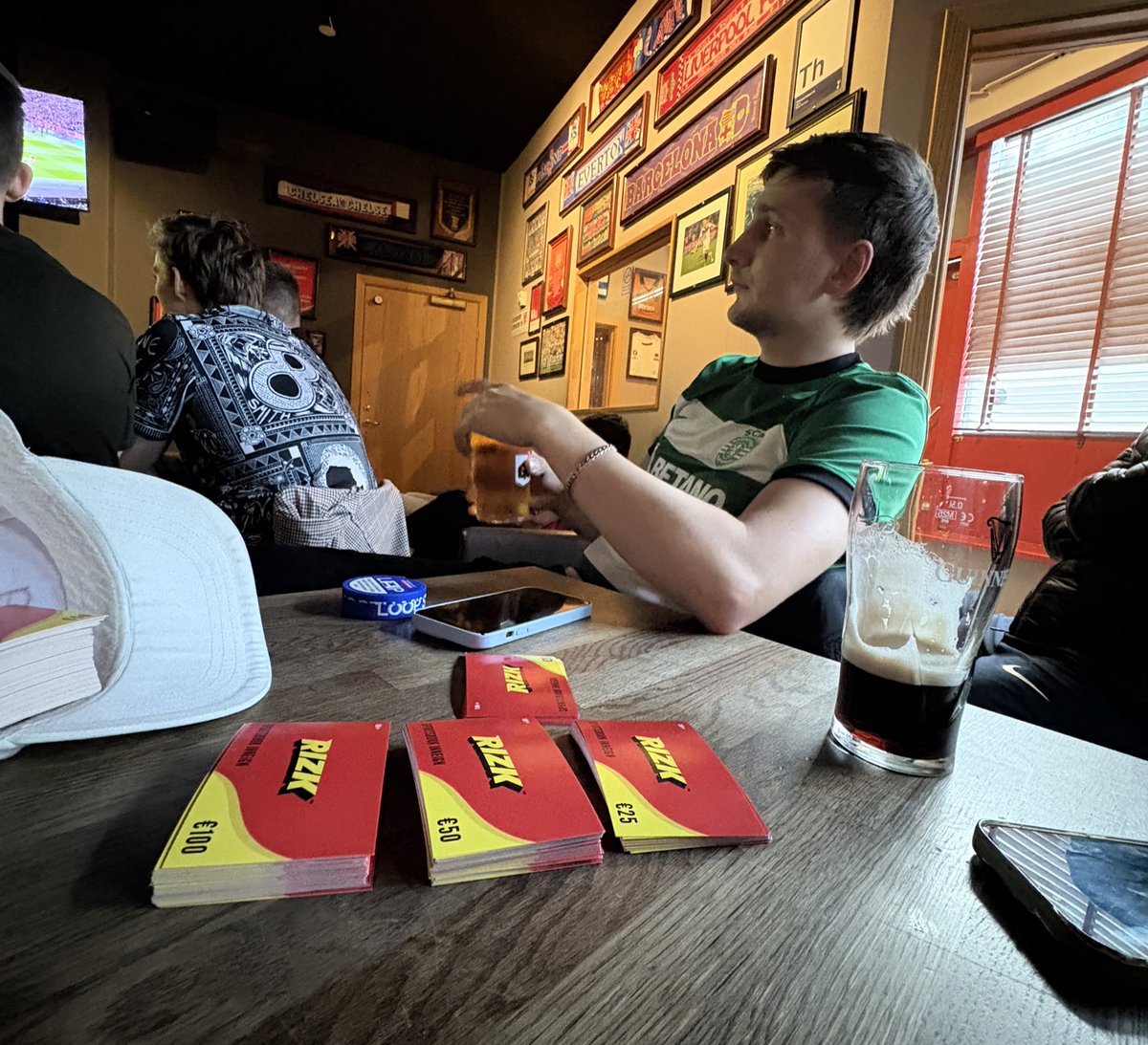 Rizk Ísland tweet media