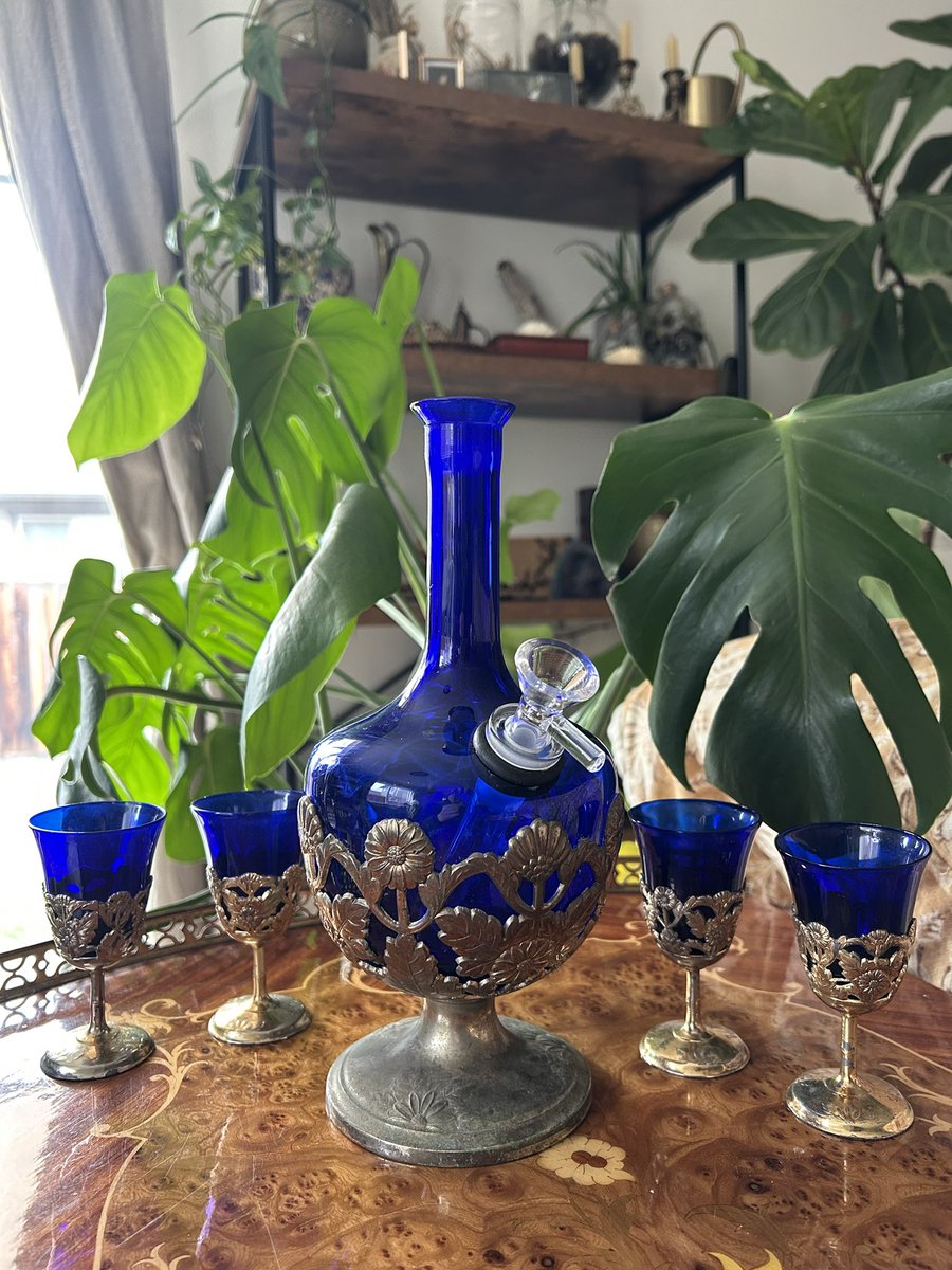 PeaceRoseShephe's tweet photo. Look at the floral details on this bong✨ https://t.co/hkczFRH4yj