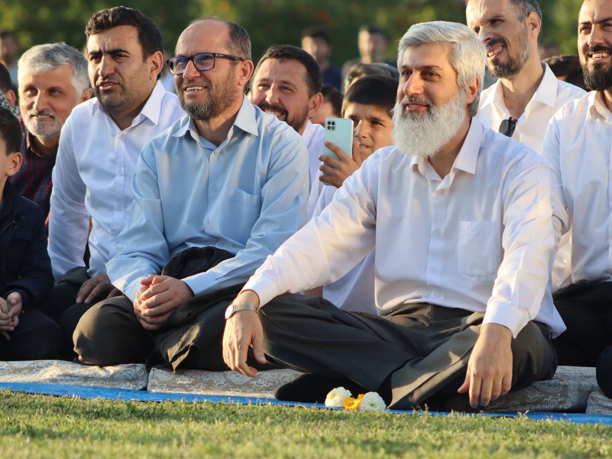 alparslankuytul's tweet photo. Geleneksel İftar Buluşması 🌙

Alparslan Kuytul Hocaefendi'nin de katılımıyla gerçekleştirilen FurkanHareketi İftarBuluşması programında iftar öncesi etkinliklerden geriye kalanlar.

FurkanHareketi İftarBuluşması
#RamazanRuhunuYaşat https://t.co/ACEaMc3Vgo