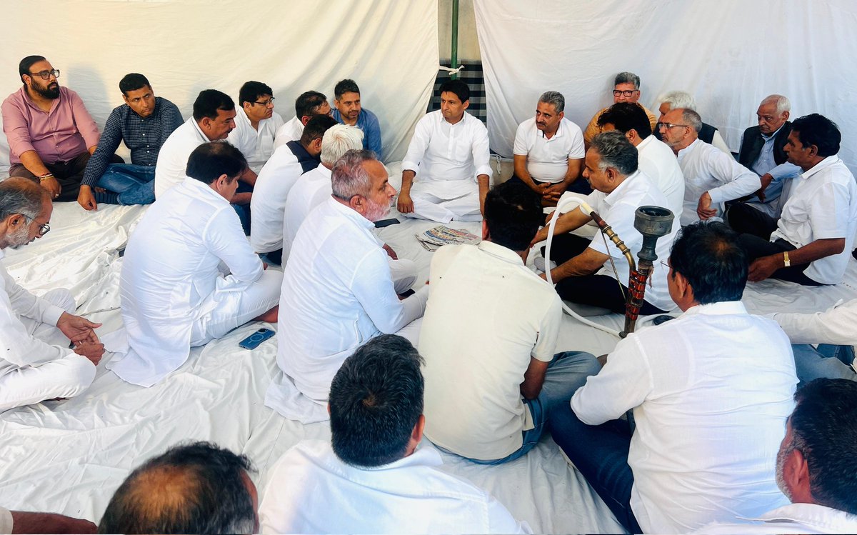 DeependerSHooda's tweet photo. आज अपने लोकसभा क्षेत्र के पारिवारिक साथियों के सुख-दुःख में। https://t.co/OWqaYY1bBl