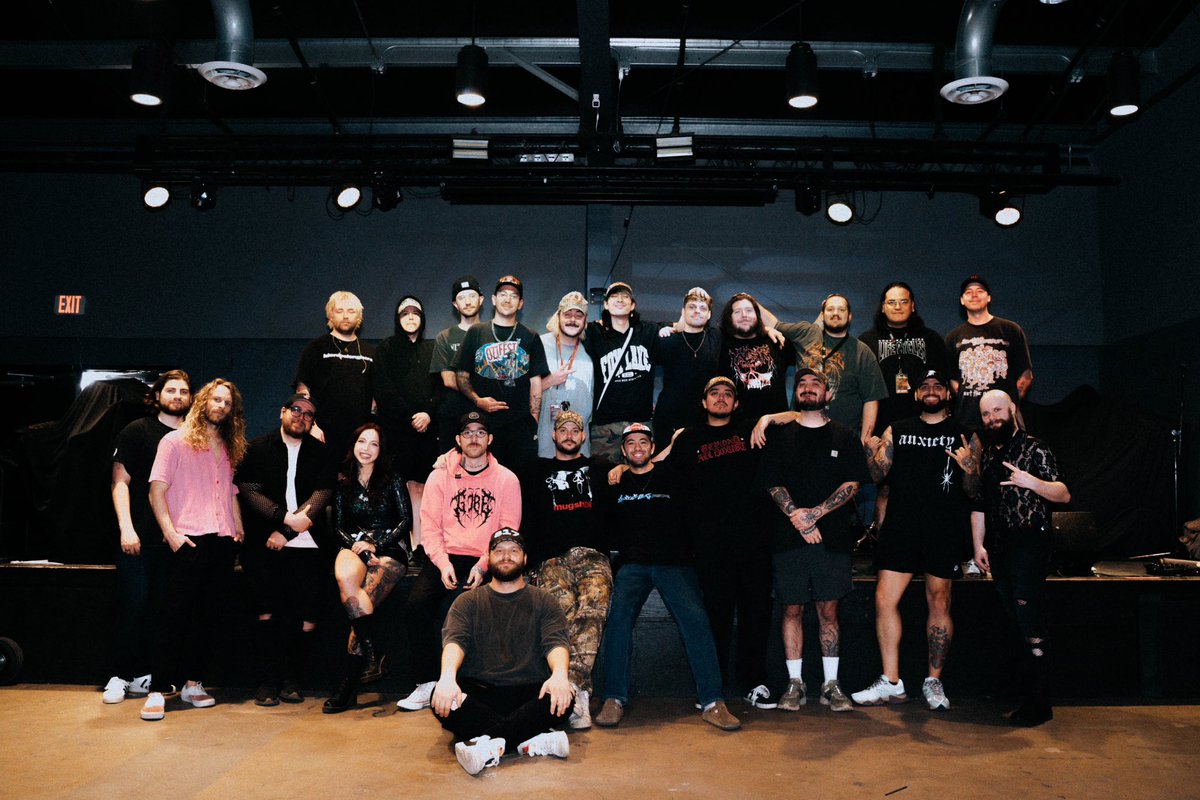 'a piece of me I never let you find' tour has come to end.
Thank you to Cane Hill, Mugshot, Fox Lake, Gore. &amp; everyone who came to a show for making this tour so special 🖤

more to come 🕸️
₩//₩