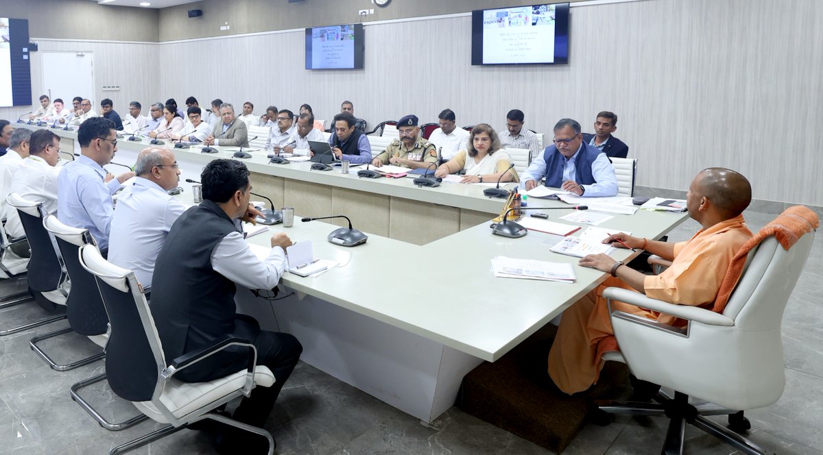 myogioffice's tweet image. उत्तर प्रदेश के सभी शासकीय कार्मिकों को 'मिशन कर्मयोगी' से जोड़ा जाना है, इस संबंध में आवश्यक कार्यवाही की जाए।
मुख्यमंत्री कार्यालय द्वारा इसकी मॉनीटरिंग की जाए: मुख्यमंत्री श्री @myogiadityanath जी महाराज